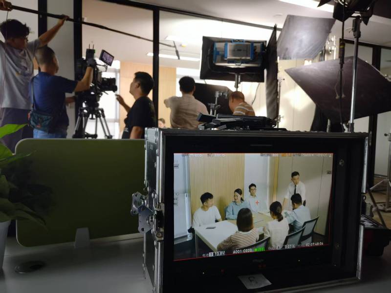 金平TVC拍摄公司：科技产品视觉化大师，诠释未来感与功能美学